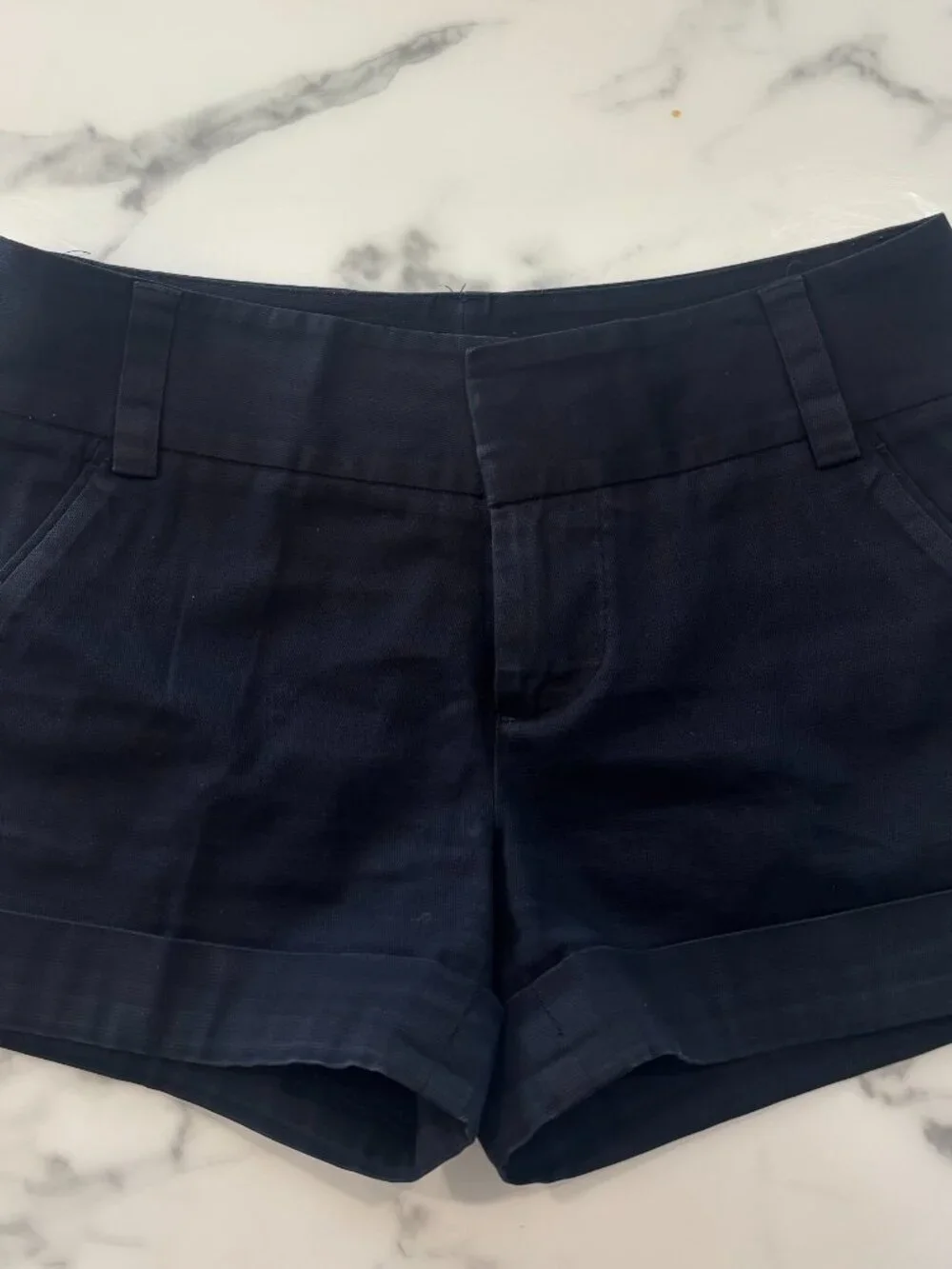 Alice + Olivia Black Tailored Cuffed Shorts Size 2 Low Rise Lined